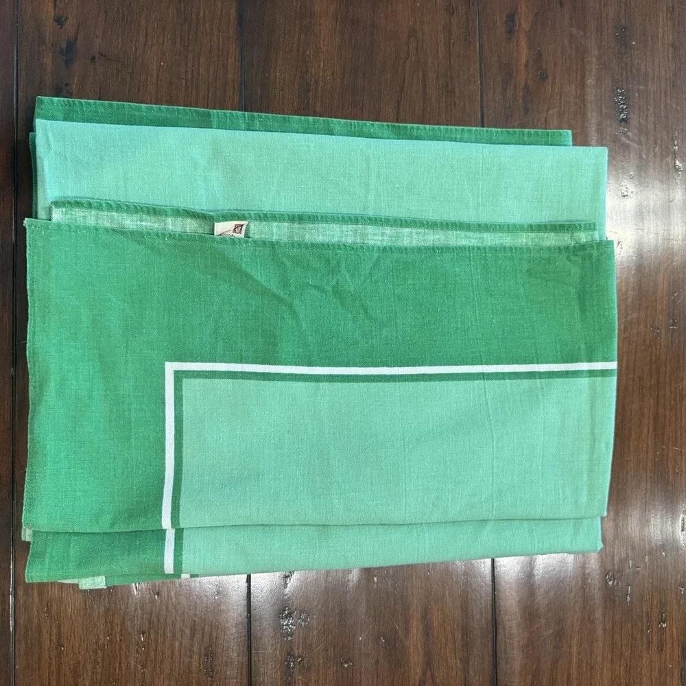 Vintage Anne Klein‎ Green Tablecloth 67x91 Cotton Lion Logo Robinson Golluber